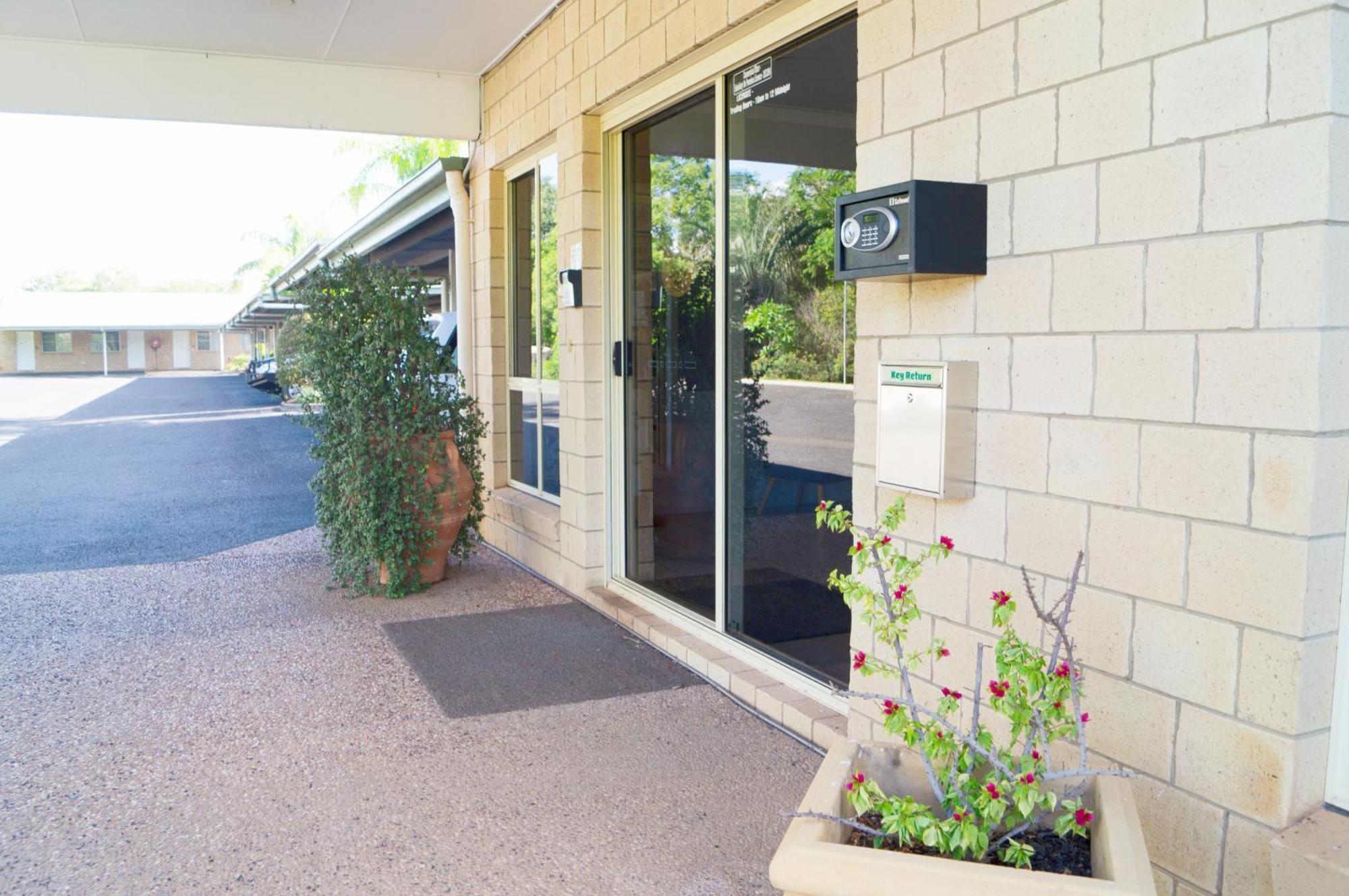 Jacaranda Country Motel Saint George Exterior foto